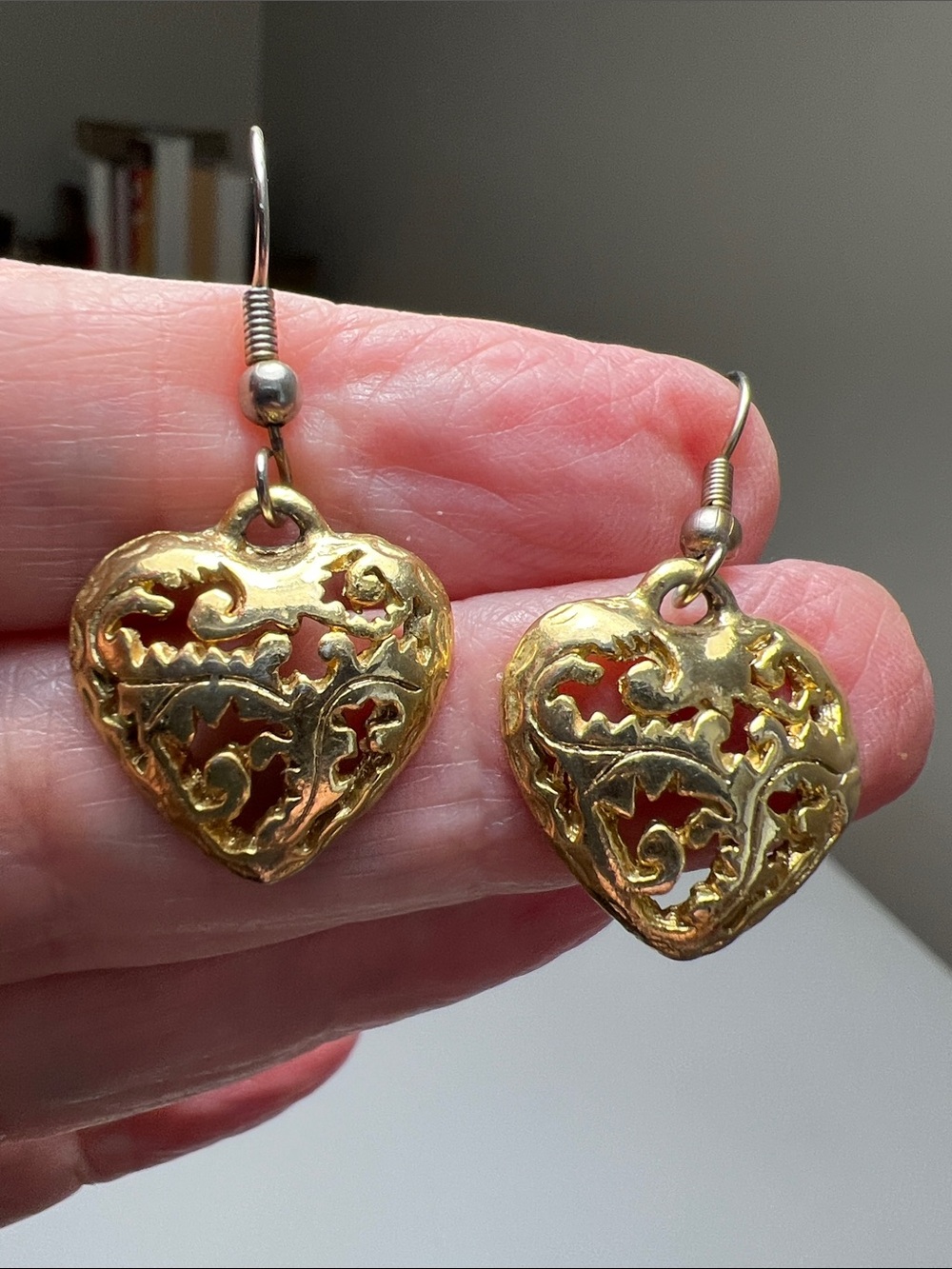 Glistening Golden Heart Filigree Dangle Earrings - Vintage